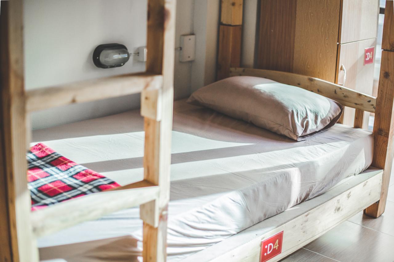 Dee Marc Hostel Τσιάνγκ Μάι Εξωτερικό φωτογραφία