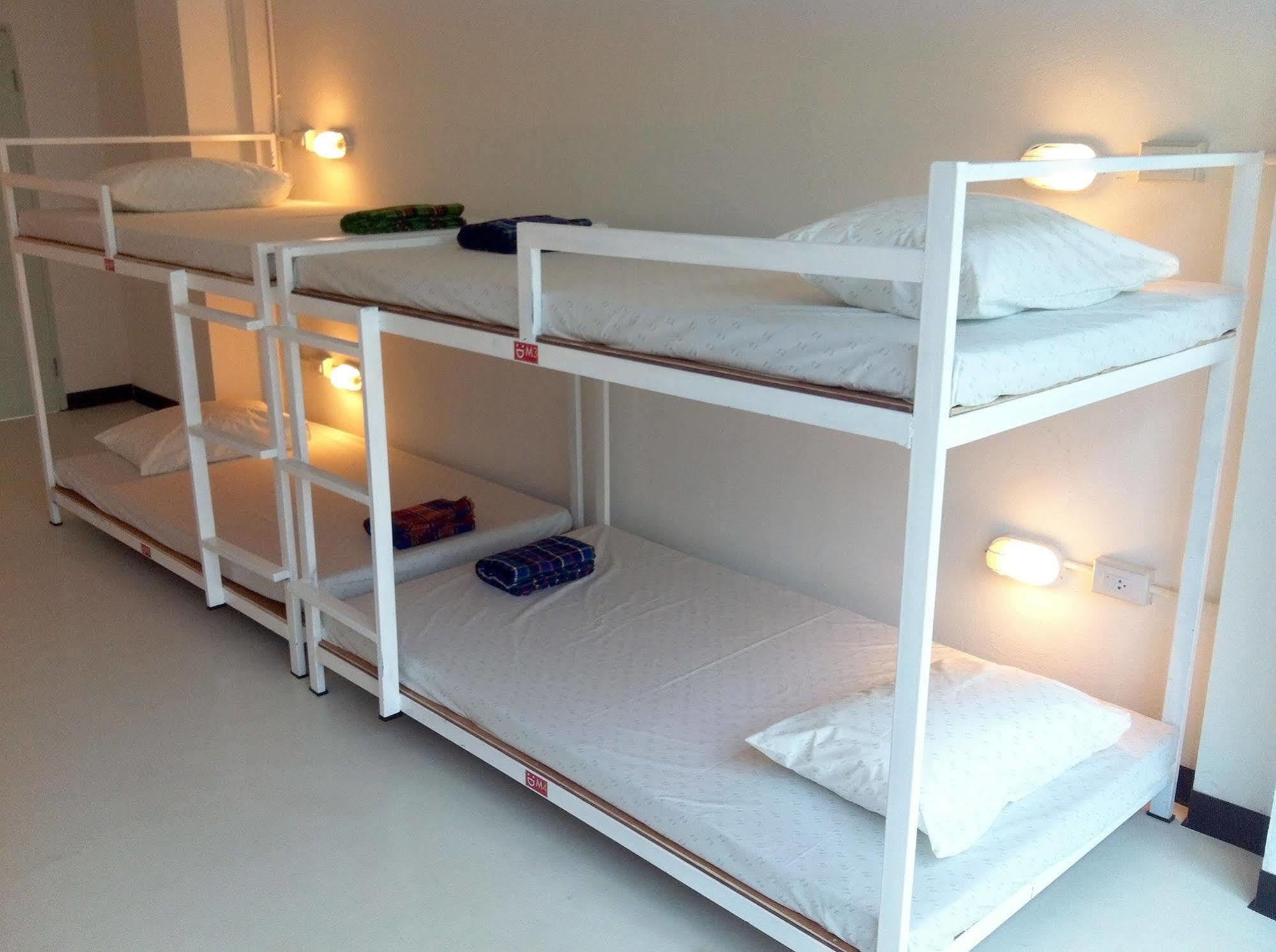 Dee Marc Hostel Τσιάνγκ Μάι Εξωτερικό φωτογραφία